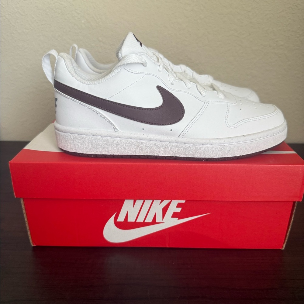 Nike White and Black Sneakers Classic Court Style